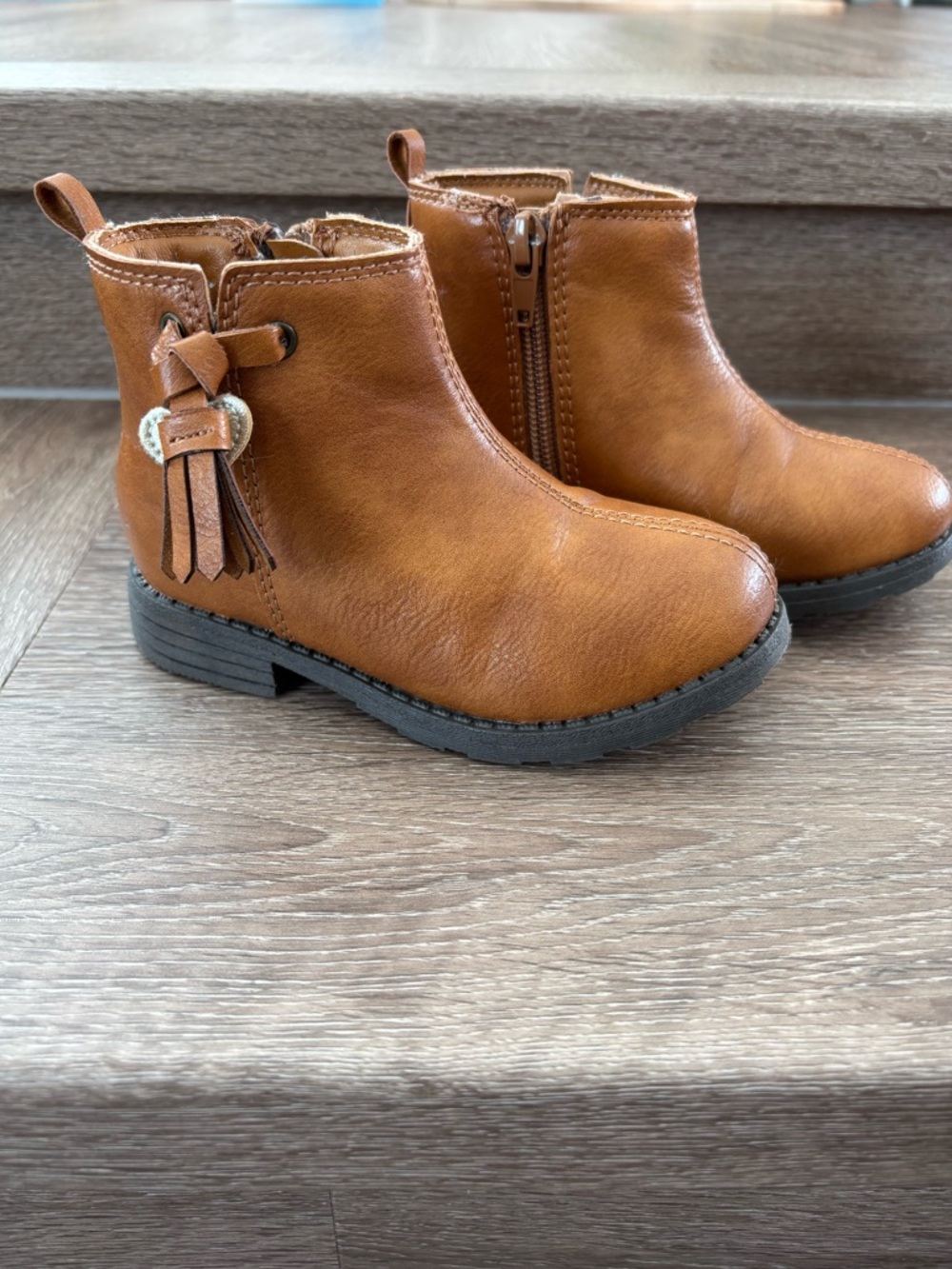 Carter’s fashion boots - Toddler size 8